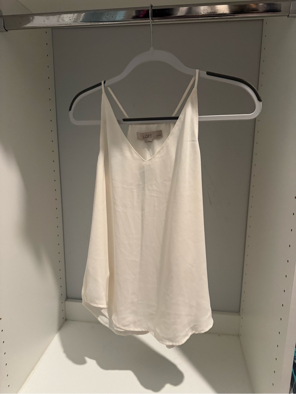 LOFT Cream V-Neck Spaghetti Strap Camisole XS Petite